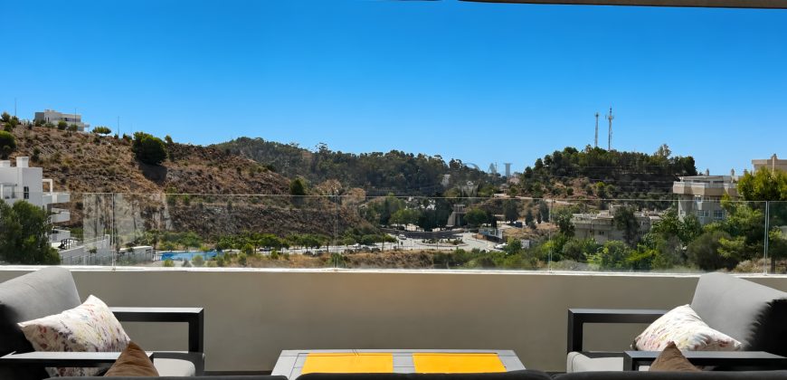 Serena Homes | Ático dúplex llave en mano con terraza de 27 m² y solárium privado de 72 m² en El Limonar