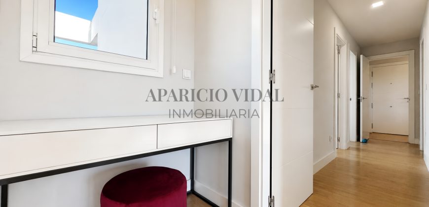 Serena Homes | Ático dúplex llave en mano con terraza de 27 m² y solárium privado de 72 m² en El Limonar
