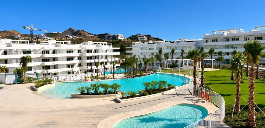 Serena Homes | Ático dúplex llave en mano con terraza de 27 m² y solárium privado de 72 m² en El Limonar